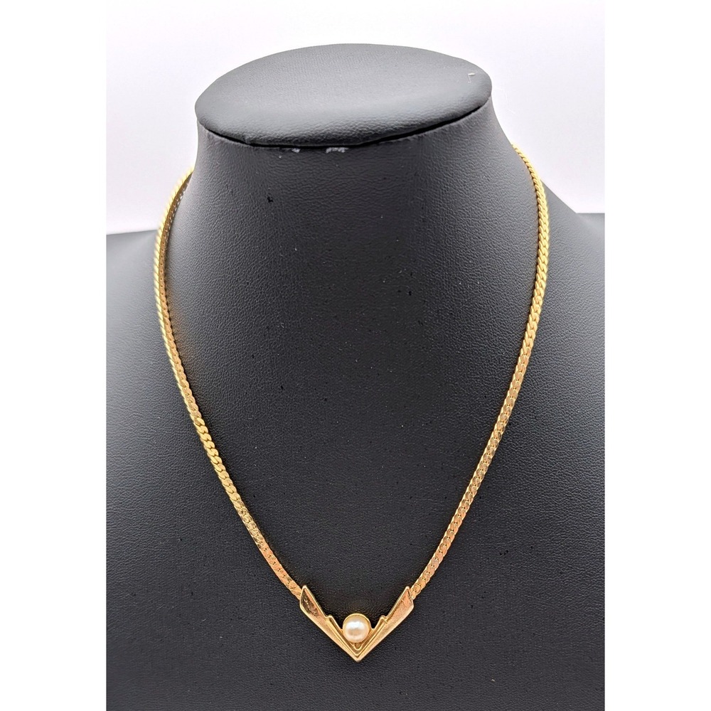 Vintage Gold Tone Chevron V Pendant Faux Pearl Herringbone Chain Necklace 16"